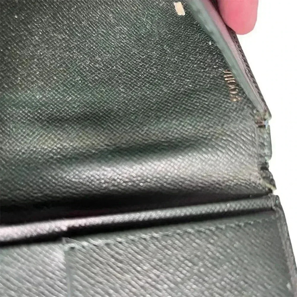 Louis Vuitton Vintage Taiga Leather Bifold Wallet Dark Green - Picture 13 of 13
